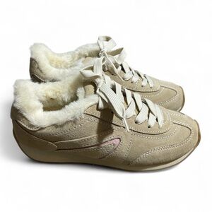 C31- Women's Beige Fur-Lined Sneakers